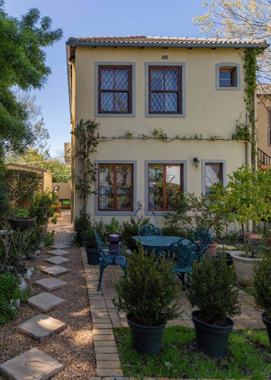 10 Alexander Bed & Breakfast