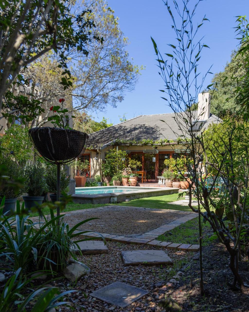 10 Alexander Bed & Breakfast